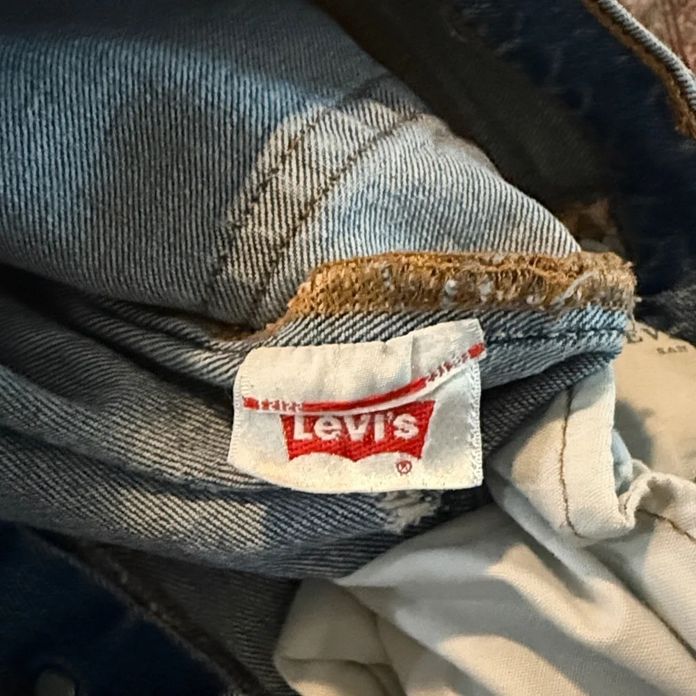 Levi's Original 501 Button Fly Longer Cut-off Shorts in Medium Blue Size 26